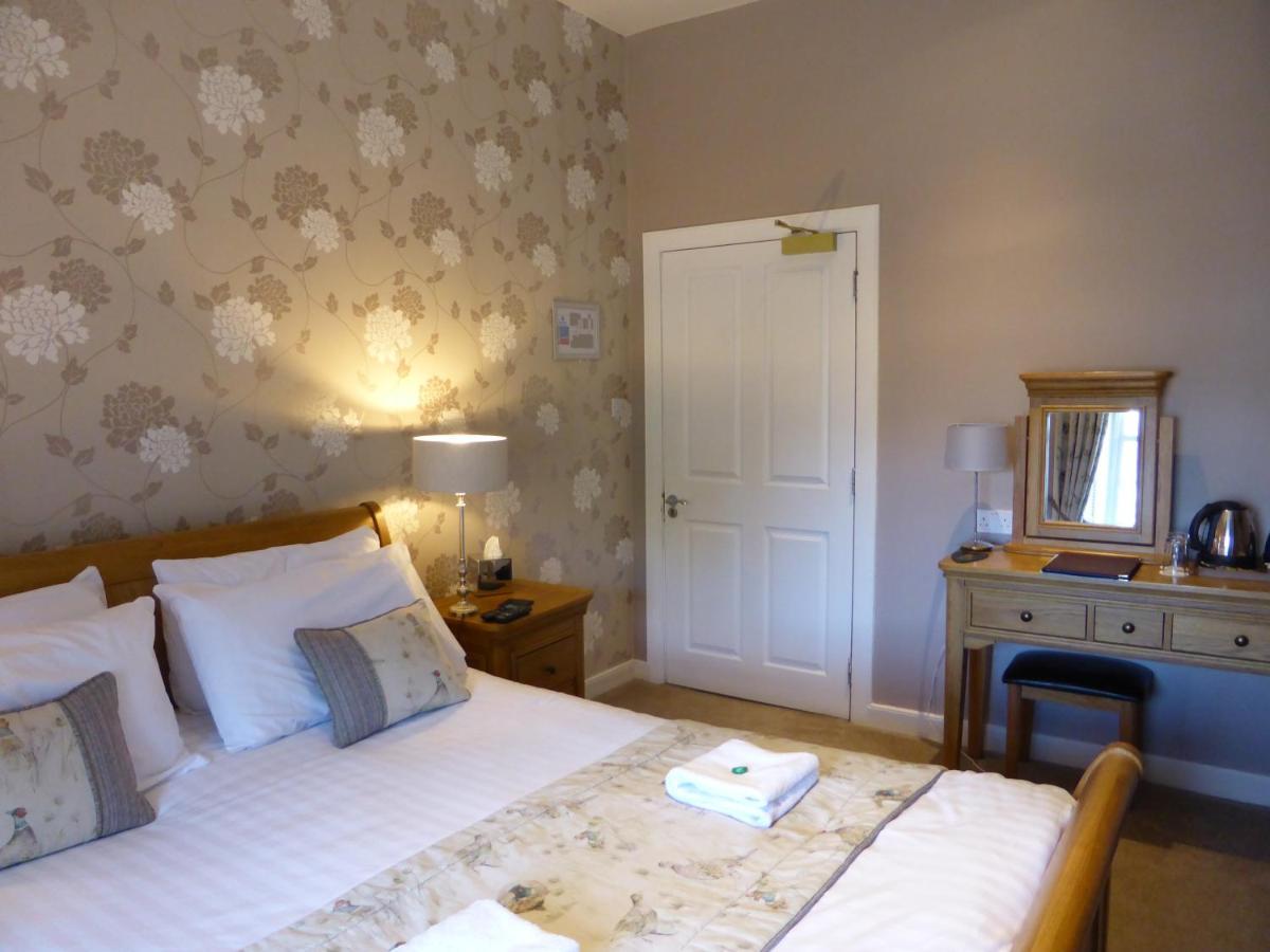 Glen Clova Hotel & Luxury Lodges Millton of Clova Exterior foto